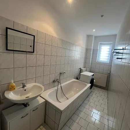 Apartment 4 -6 Personen Monteurswohnung In *