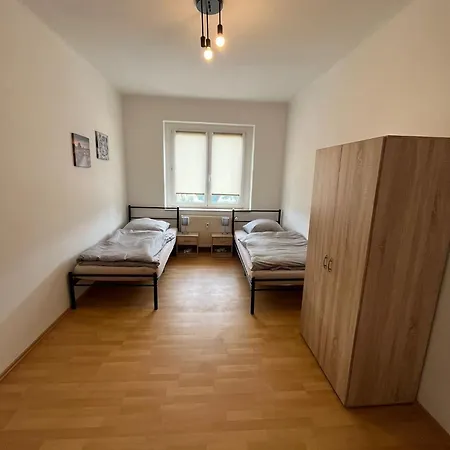 4 -6 Personen Monteurswohnung In Apartment *