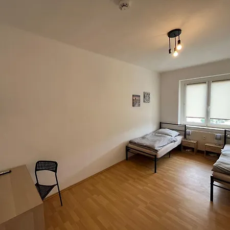 Apartment 4 -6 Personen Monteurswohnung In *