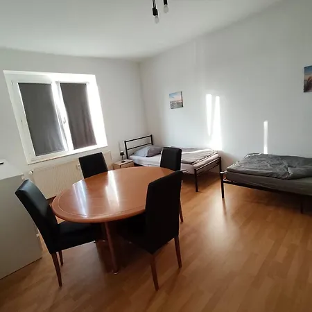 4 -6 Personen Monteurswohnung In * Zeitz