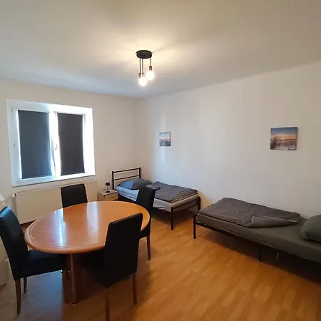 Apartment 4 -6 Personen Monteurswohnung In *
