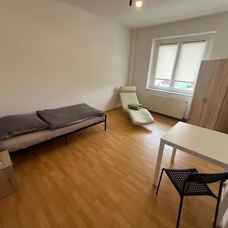 4 -6 Personen Monteurswohnung In Apartment *